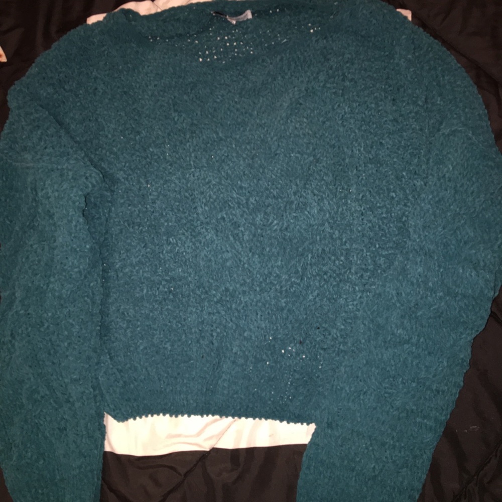 Sweaters - Picture 6 of 7